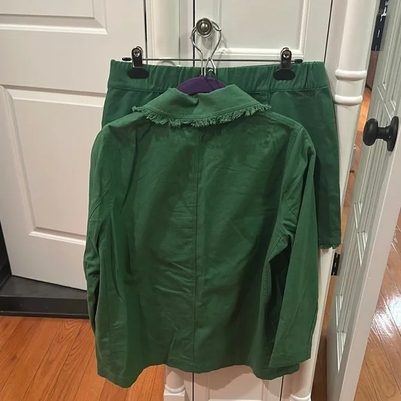 Tuckernuck Vibrant Green Jacket/Shorts Set - Picture 3 of 7